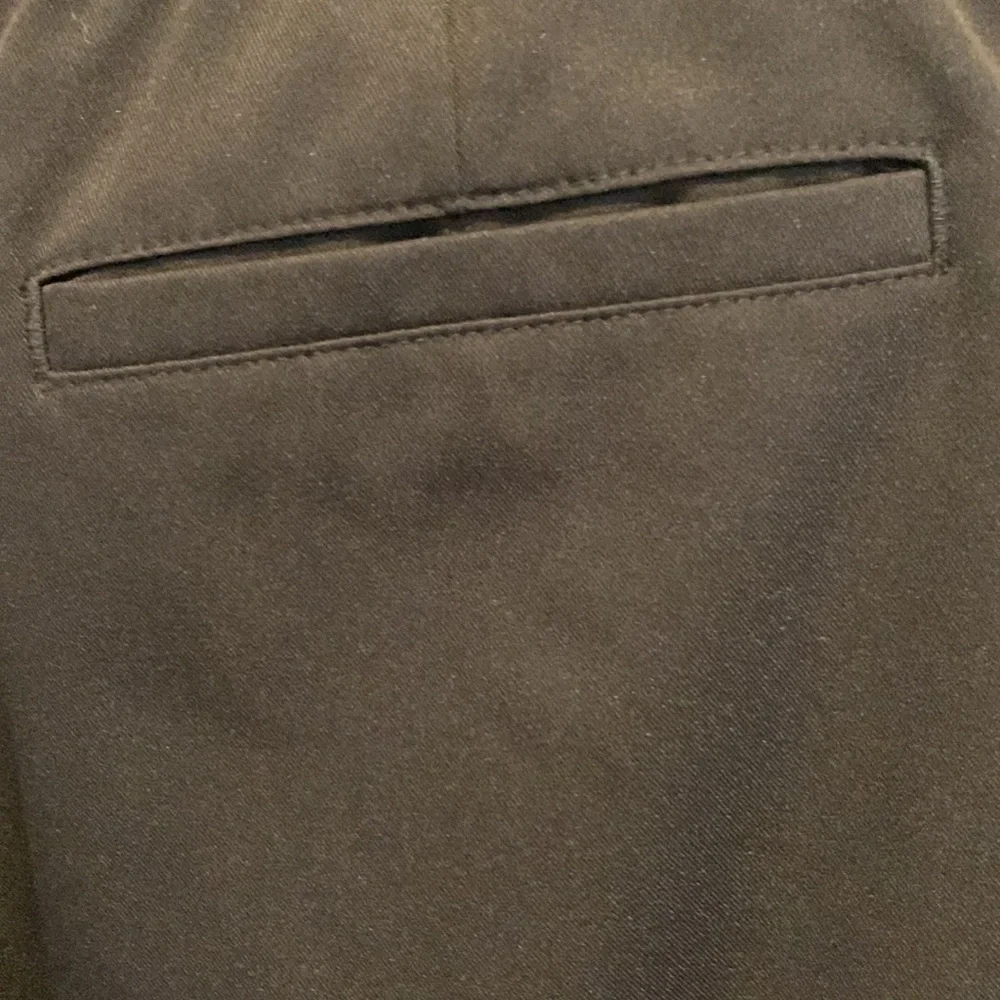 bolle Golf Womens Black Short Zip Front Size 12. Hidden Zip Front Zip Pockets.